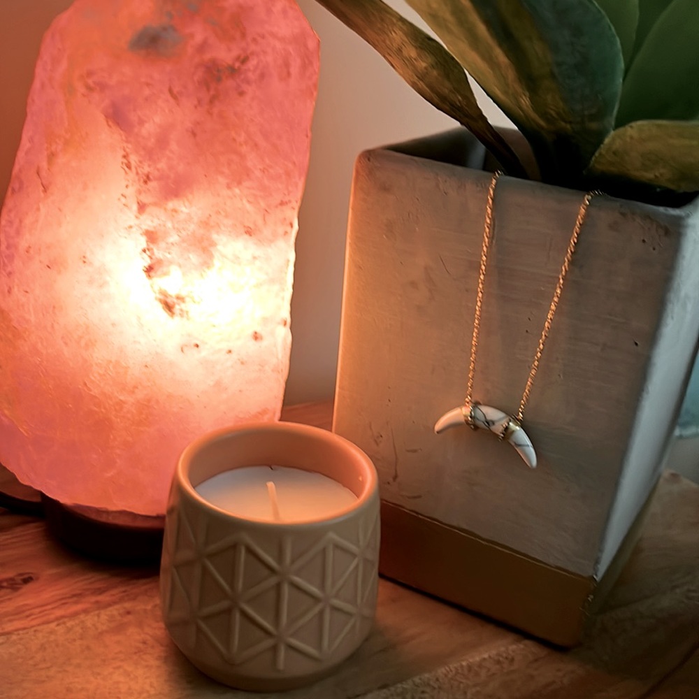 Cute Stella + Dot gold & marble necklace